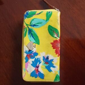 Kate Spade Project Wallet. Could Use Cleaning. Preloved condition.